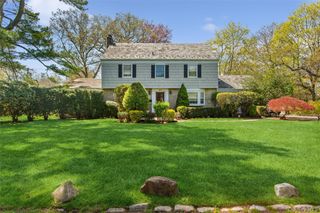 1360 Boxwood Drive W, Hewlett Harbor, NY 11557
