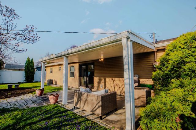 844 S Hickory Drive, Bloomington, IN 47403