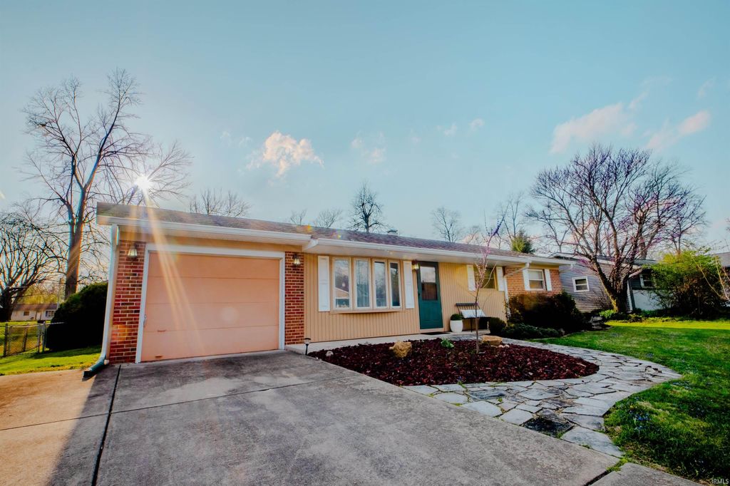 844 S Hickory Drive, Bloomington, IN 47403