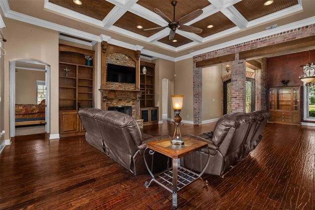 107 Colonel Burt Drive, Benton, LA 71006