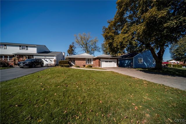 110 Bellshire Lane, Syracuse, NY 13208