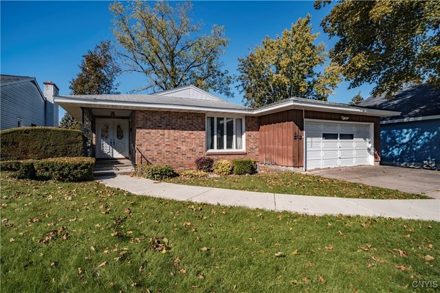 110 Bellshire Lane, Syracuse, NY 13208