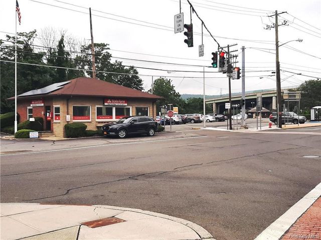 18 Pavilion Ridge Way 1, Suffern, NY 10901