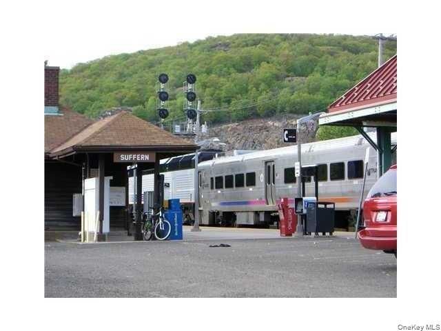 18 Pavilion Ridge Way 1, Suffern, NY 10901