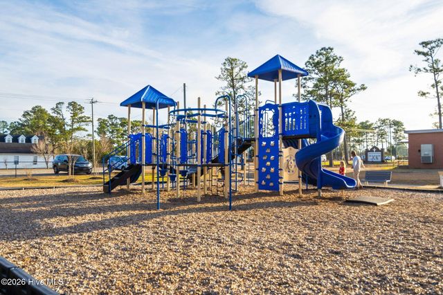 216 Foxcroft Road, Southport, NC 28461