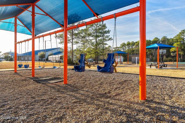 216 Foxcroft Road, Southport, NC 28461