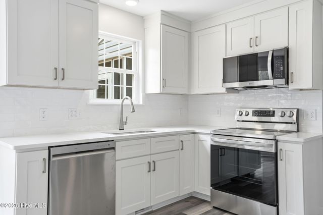 216 Foxcroft Road, Southport, NC 28461