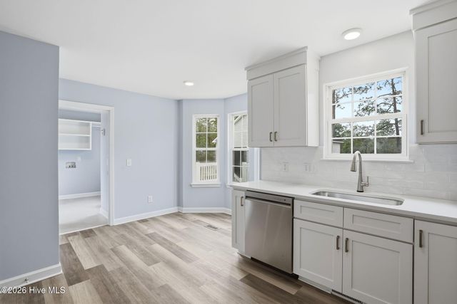 216 Foxcroft Road, Southport, NC 28461