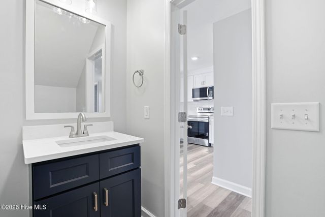 216 Foxcroft Road, Southport, NC 28461