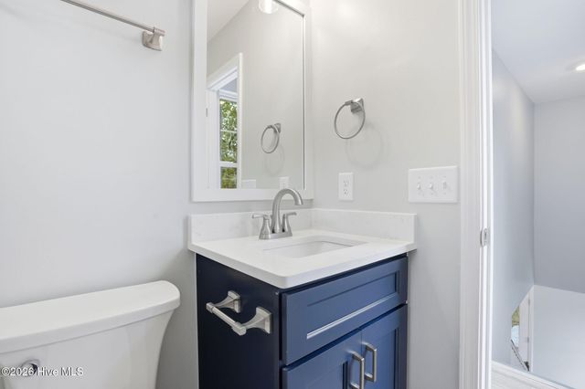 216 Foxcroft Road, Southport, NC 28461