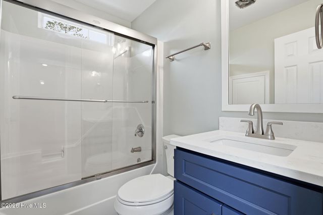 216 Foxcroft Road, Southport, NC 28461