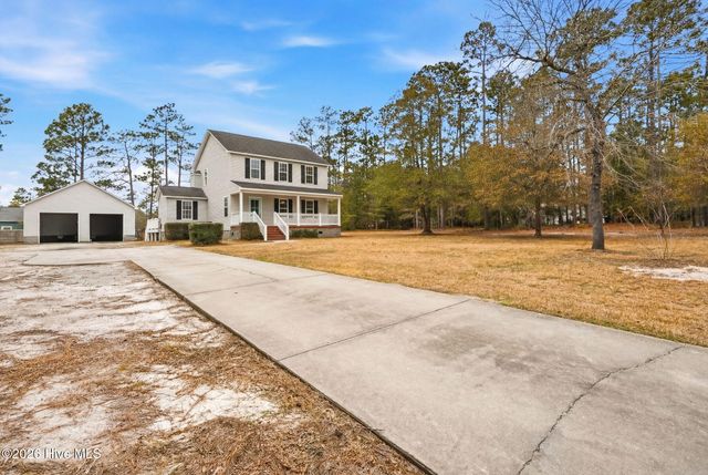 216 Foxcroft Road, Southport, NC 28461