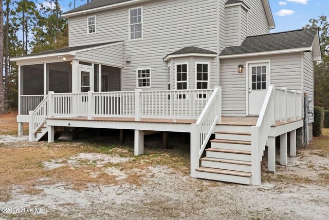 216 Foxcroft Road, Southport, NC 28461