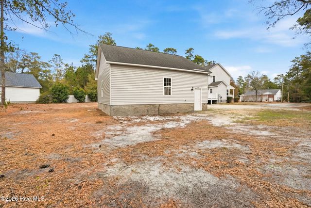 216 Foxcroft Road, Southport, NC 28461