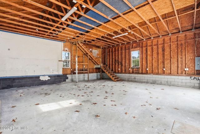 216 Foxcroft Road, Southport, NC 28461