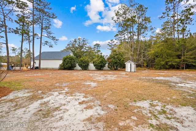 216 Foxcroft Road, Southport, NC 28461