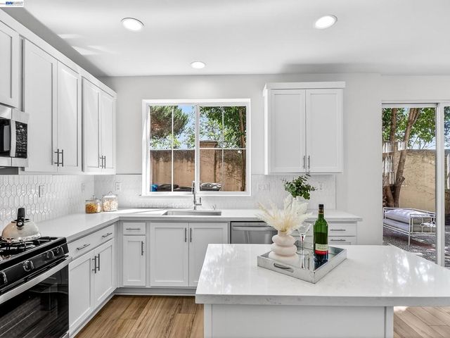 34905 Limestone Ct, Union City, CA 94587
