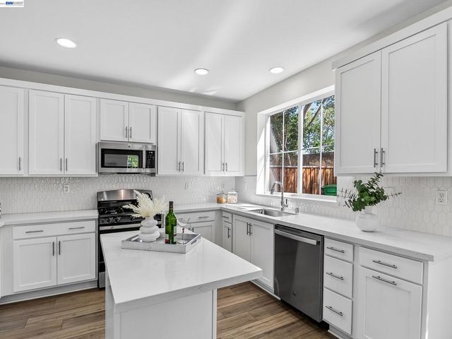 34905 Limestone Ct, Union City, CA 94587