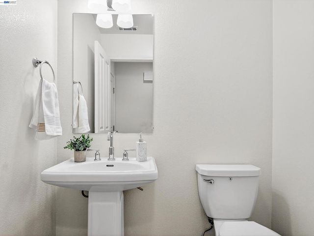 34905 Limestone Ct, Union City, CA 94587