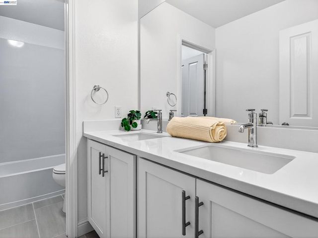34905 Limestone Ct, Union City, CA 94587