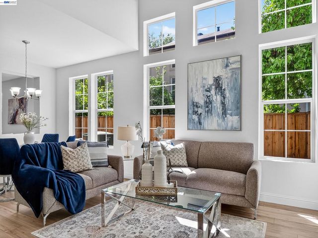 34905 Limestone Ct, Union City, CA 94587