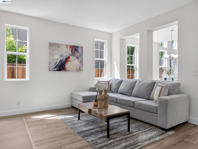 34905 Limestone Ct, Union City, CA 94587