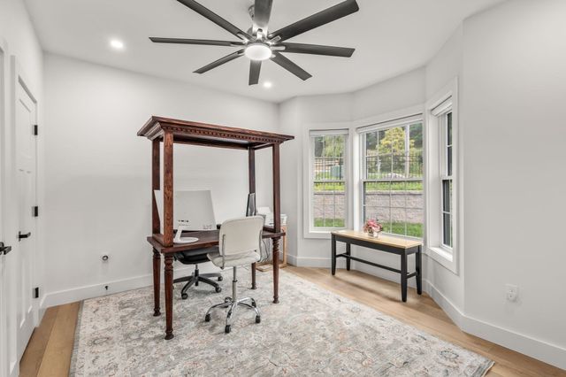 9 Flanagan Dr, Shrewsbury, MA 01545