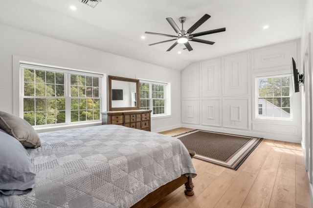 9 Flanagan Dr, Shrewsbury, MA 01545