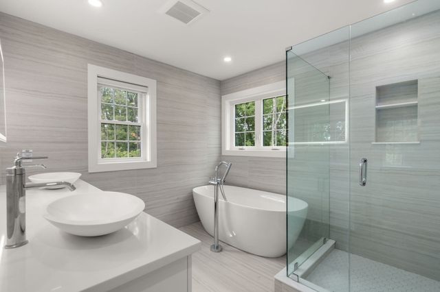 9 Flanagan Dr, Shrewsbury, MA 01545
