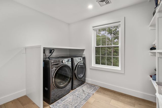 9 Flanagan Dr, Shrewsbury, MA 01545
