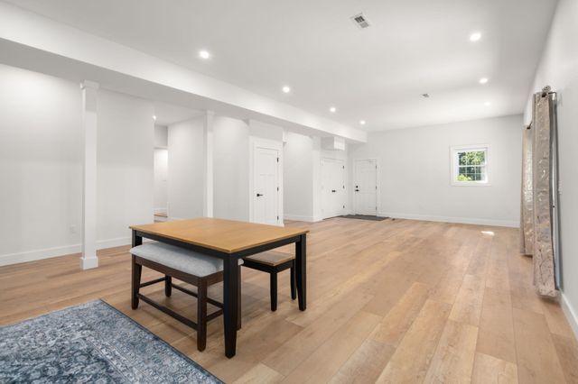 9 Flanagan Dr, Shrewsbury, MA 01545