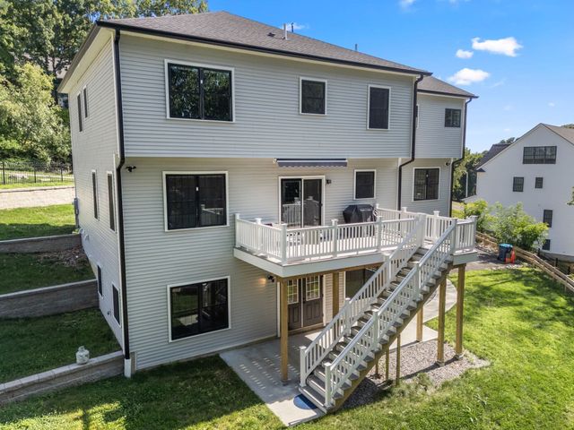 9 Flanagan Dr, Shrewsbury, MA 01545