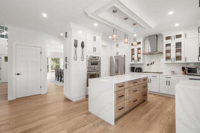9 Flanagan Dr, Shrewsbury, MA 01545