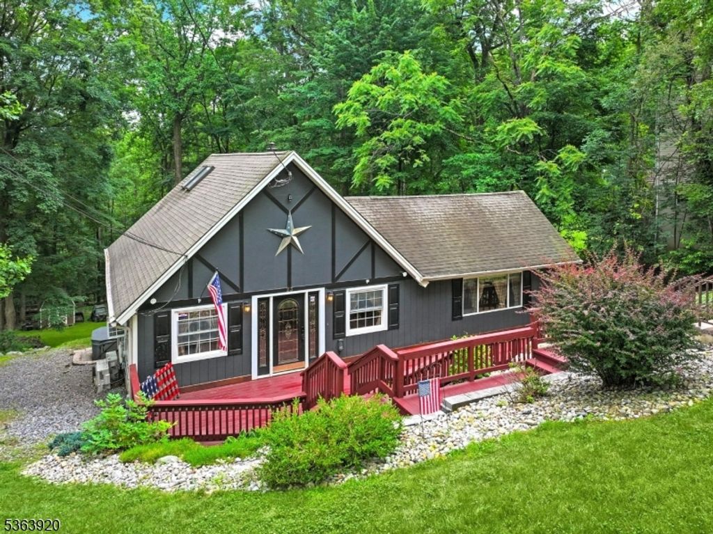 23 Panorama Dr, Vernon Twp., NJ 07461