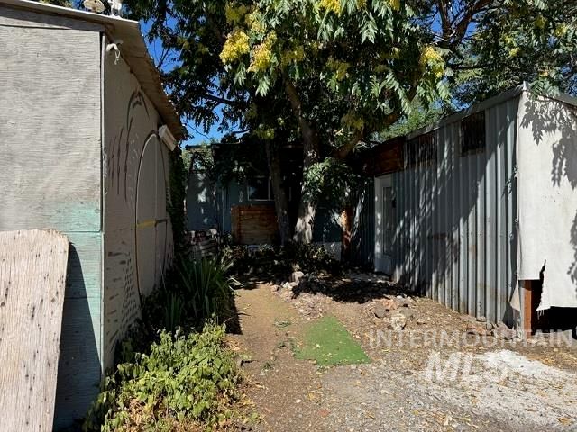 727 NW 1st St, Ontario, OR 97914