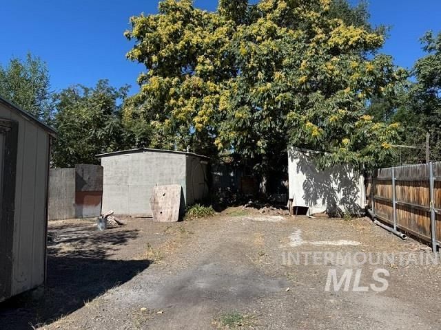 727 NW 1st St, Ontario, OR 97914