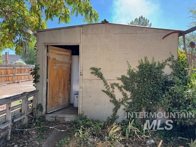 727 NW 1st St, Ontario, OR 97914