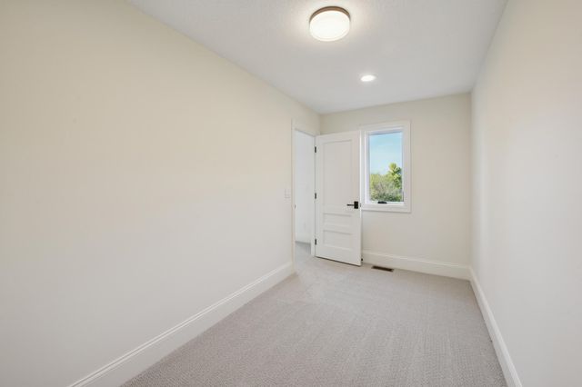 9414 Us-12, Independence, MN 55328