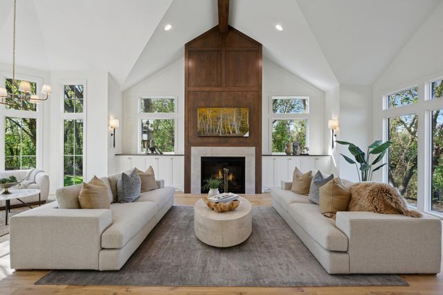 9414 Us-12, Independence, MN 55328