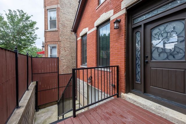 2012 W Coulter Street, Chicago, IL 60608
