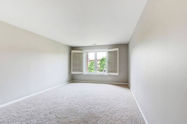 701 Lake Hinsdale Drive 412, Willowbrook, IL 60527