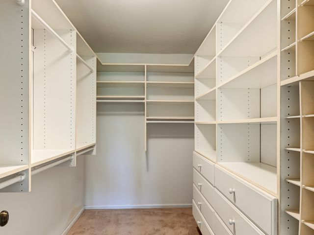 701 Lake Hinsdale Drive 412, Willowbrook, IL 60527