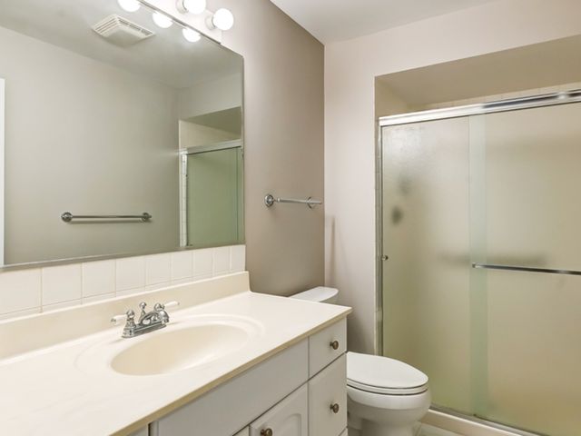 701 Lake Hinsdale Drive 412, Willowbrook, IL 60527