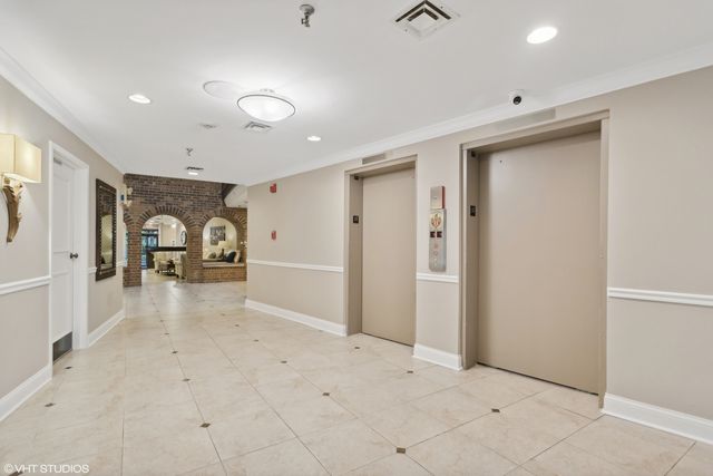 701 Lake Hinsdale Drive 412, Willowbrook, IL 60527