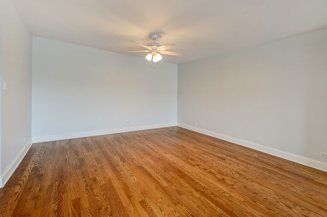 701 Lake Hinsdale Drive 412, Willowbrook, IL 60527