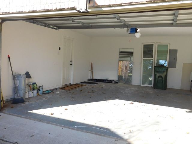 622 Crowley Road, Arlington, TX 76012