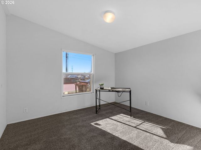 208 2ND St, Long Beach, WA 98631