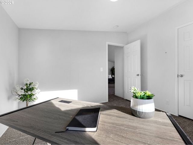 208 2ND St, Long Beach, WA 98631