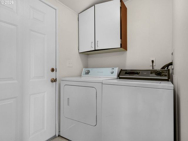 208 2ND St, Long Beach, WA 98631