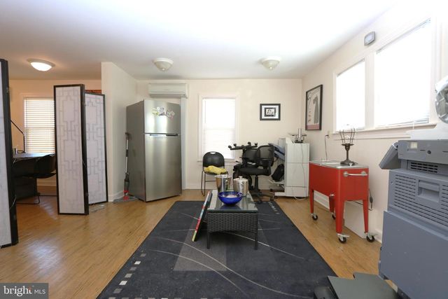 4264 MAIN ST, Chincoteague Island, VA 23336